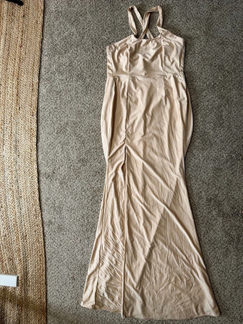Moda glam XXL beige trumpet style dress slit 3124